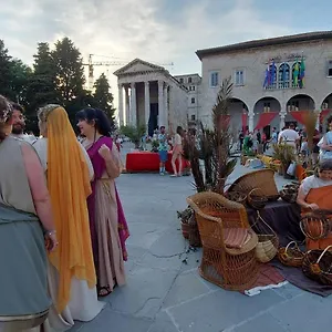 Center Affittacamere Pola