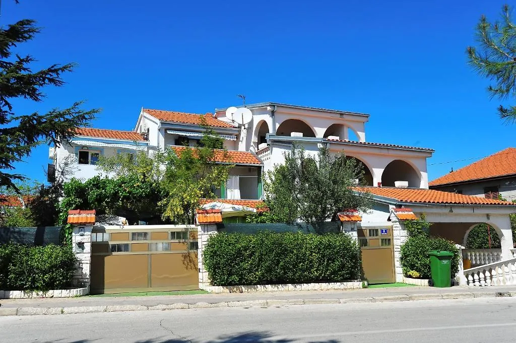 Apartments And Rooms Anika Zadar